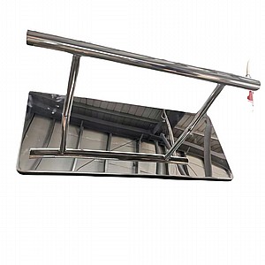 הדום לרגליים צבע כסף קו ישר BarberPRO BP4445 הדום לרגליים צבע כסף קו ישר BarberPRO BP4445