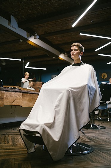 ���� ������ ������ �� ����� ������� Premium Barber Cape